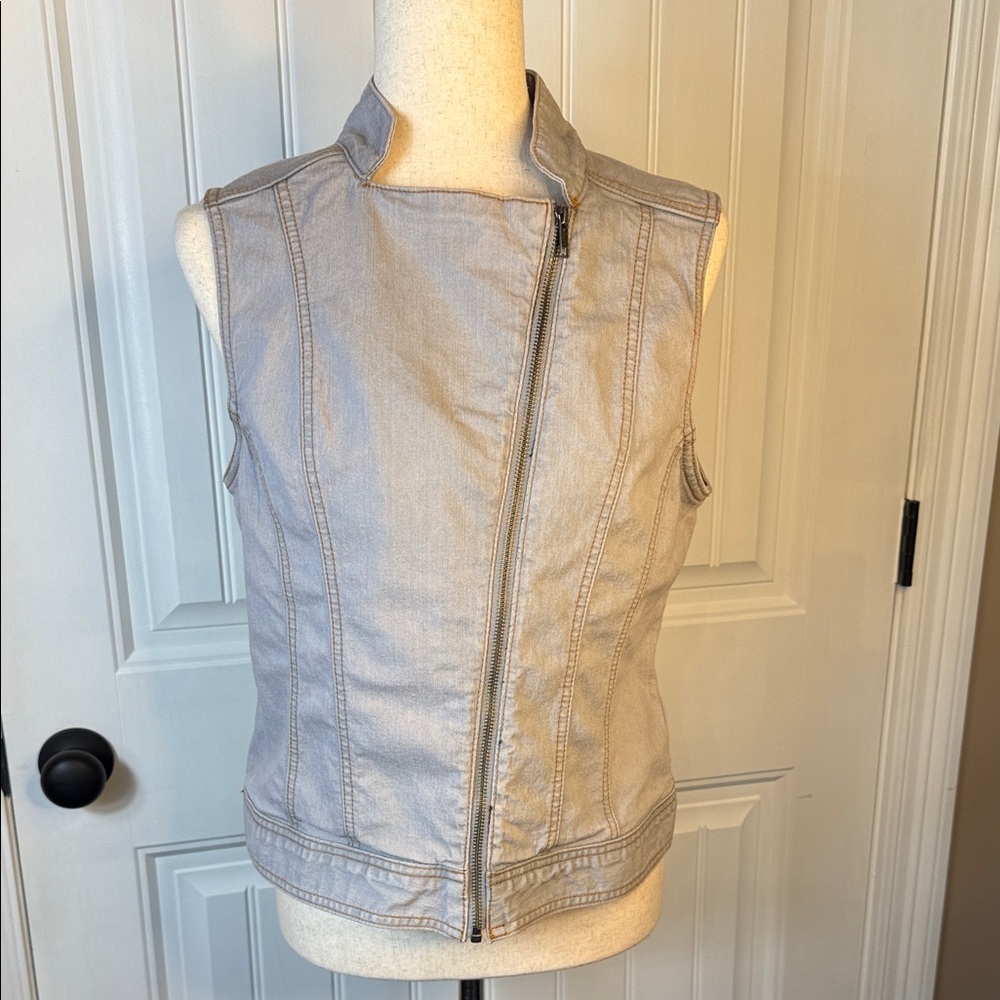 Westbound Gray Sleeveless Zip-Up Vest size Small